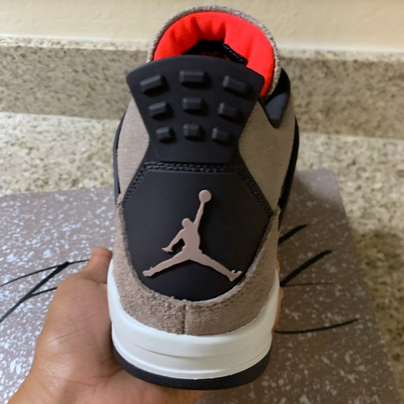 Jordan 4 taupe haze - Picture 3 of 5